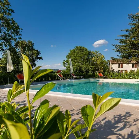 Splendid In With Shared Pool דירה