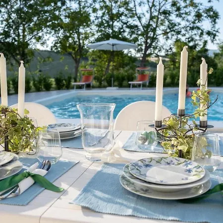 Splendid In With Shared Pool