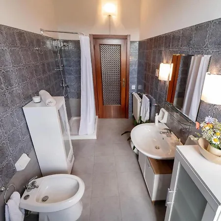 Splendid In With Shared Pool Apartman Sassoferrato