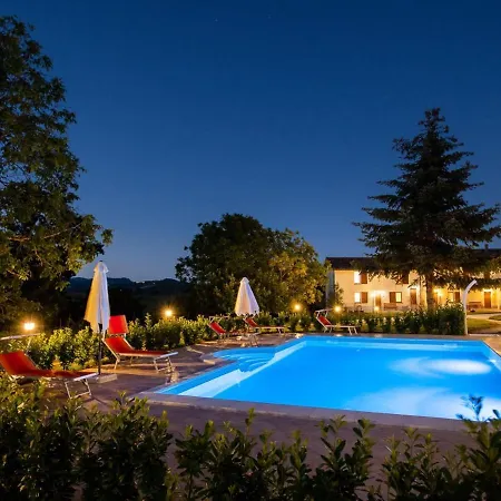 Splendid In With Shared Pool *